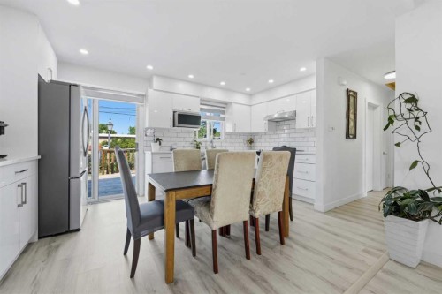 20 Rossburn Crescent Sw, Calgary, AB - Indoor Photo Showing Dining Room