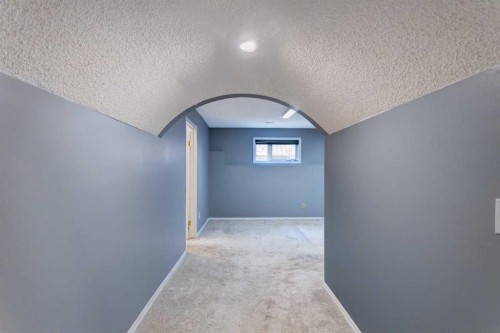 411 Shawinigan Drive Sw, Calgary, AB - Indoor Photo Showing Other Room