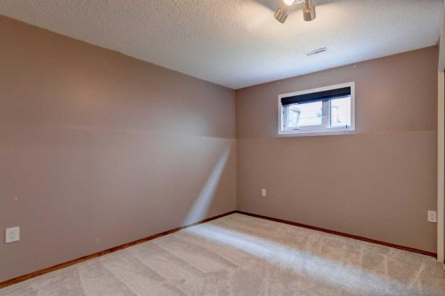 411 Shawinigan Drive Sw, Calgary, AB - Indoor Photo Showing Other Room