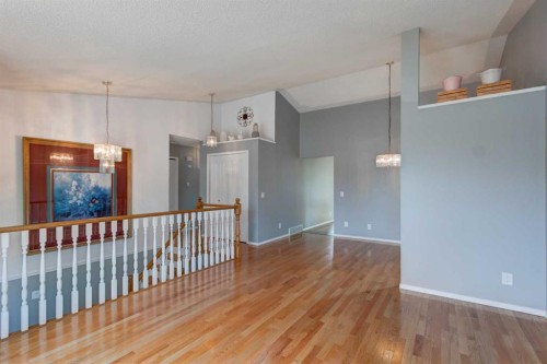 411 Shawinigan Drive Sw, Calgary, AB - Indoor Photo Showing Other Room