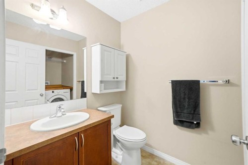 78 Cougar Plateau Way Sw, Calgary, AB - Indoor Photo Showing Bathroom