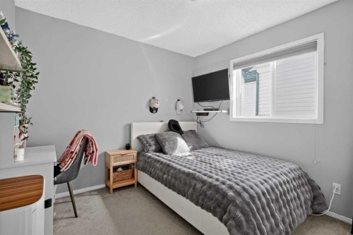 288 Evansbrooke Way Nw, Calgary, AB - Indoor Photo Showing Bedroom