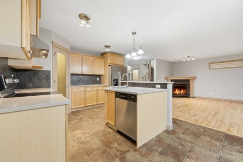 137 Evanscove Circle Nw, Calgary, AB - Indoor Photo Showing Kitchen