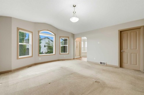 137 Evanscove Circle Nw, Calgary, AB - Indoor Photo Showing Other Room
