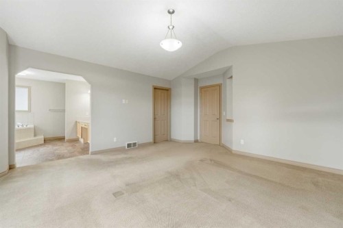 137 Evanscove Circle Nw, Calgary, AB - Indoor Photo Showing Other Room