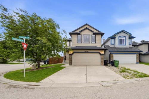 137 Evanscove Circle Nw, Calgary, AB - Outdoor With Facade