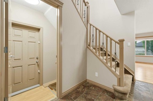 137 Evanscove Circle Nw, Calgary, AB - Indoor Photo Showing Other Room
