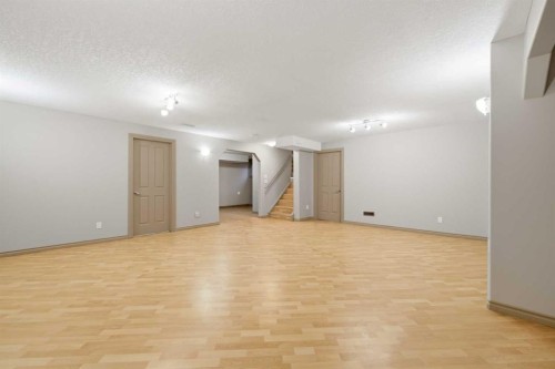137 Evanscove Circle Nw, Calgary, AB - Indoor Photo Showing Other Room