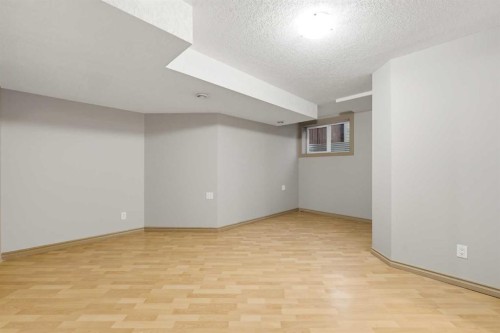 137 Evanscove Circle Nw, Calgary, AB - Indoor Photo Showing Other Room