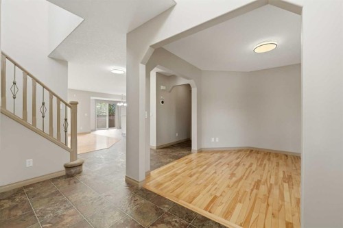 137 Evanscove Circle Nw, Calgary, AB - Indoor Photo Showing Other Room