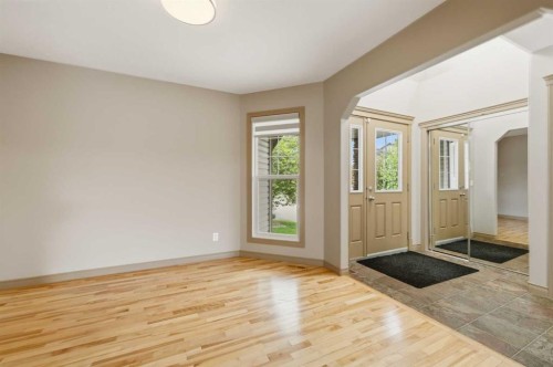 137 Evanscove Circle Nw, Calgary, AB - Indoor Photo Showing Other Room