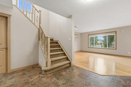 137 Evanscove Circle Nw, Calgary, AB - Indoor Photo Showing Other Room