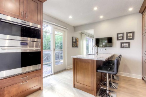 1702 24 Street Sw, Calgary, AB - Indoor Photo Showing Kitchen