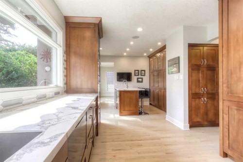 1702 24 Street Sw, Calgary, AB - Indoor
