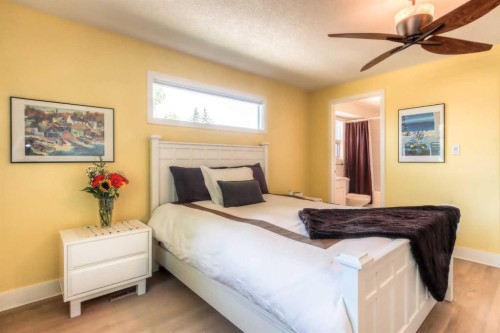 1702 24 Street Sw, Calgary, AB - Indoor Photo Showing Bedroom