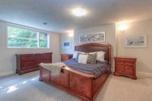 1702 24 Street Sw, Calgary, AB - Indoor Photo Showing Bedroom