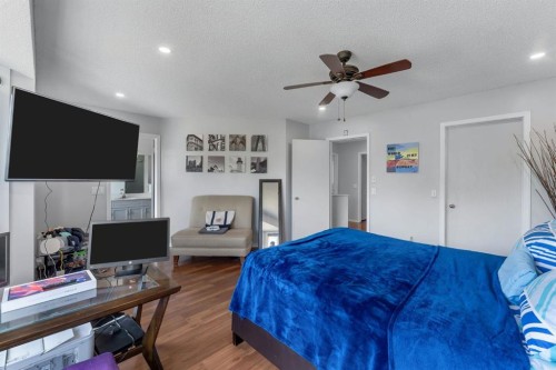 11 Arbour Summit Close Nw, Calgary, AB - Indoor Photo Showing Bedroom