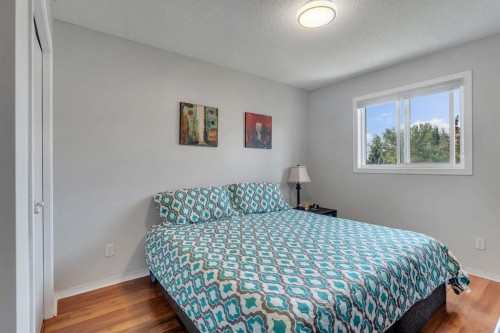 11 Arbour Summit Close Nw, Calgary, AB - Indoor Photo Showing Bedroom