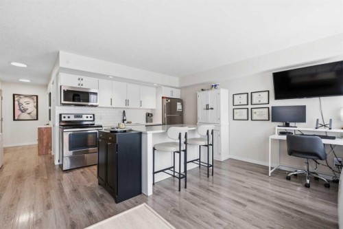 404-1920 11 Avenue Sw, Calgary, AB - Indoor Photo Showing Kitchen