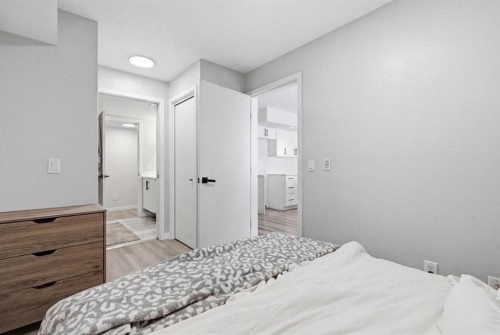 404-1920 11 Avenue Sw, Calgary, AB - Indoor Photo Showing Bedroom