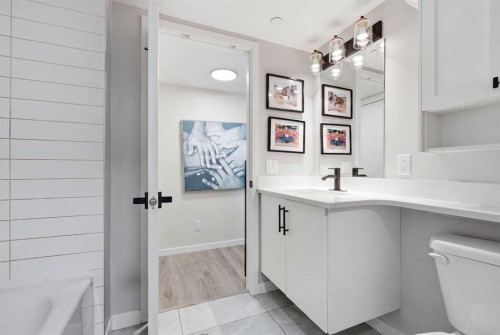 404-1920 11 Avenue Sw, Calgary, AB - Indoor Photo Showing Bathroom