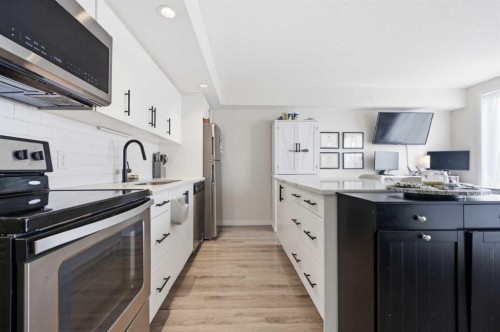404-1920 11 Avenue Sw, Calgary, AB - Indoor Photo Showing Kitchen