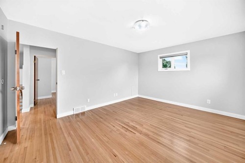 173 Cornwallis Drive Nw, Calgary, AB - Indoor Photo Showing Other Room