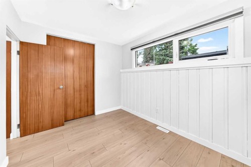 173 Cornwallis Drive Nw, Calgary, AB - Indoor Photo Showing Other Room