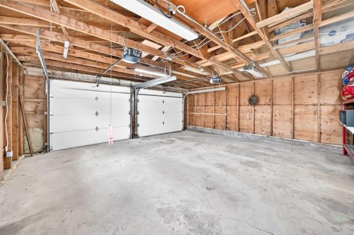 173 Cornwallis Drive Nw, Calgary, AB - Indoor Photo Showing Garage
