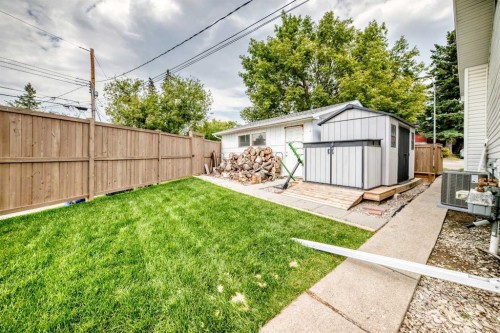 173 Cornwallis Drive Nw, Calgary, AB - Outdoor