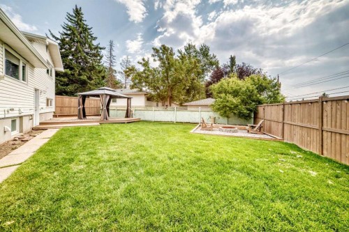 173 Cornwallis Drive Nw, Calgary, AB - Outdoor