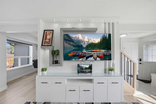 7916 Martha'S Haven Park Ne, Calgary, AB - Indoor Photo Showing Other Room