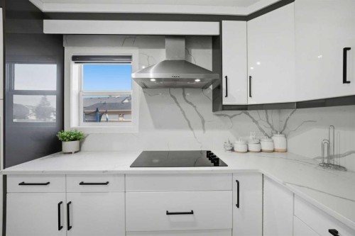 7916 Martha'S Haven Park Ne, Calgary, AB - Indoor Photo Showing Kitchen