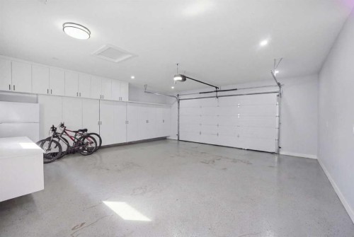 7916 Martha'S Haven Park Ne, Calgary, AB - Indoor Photo Showing Garage