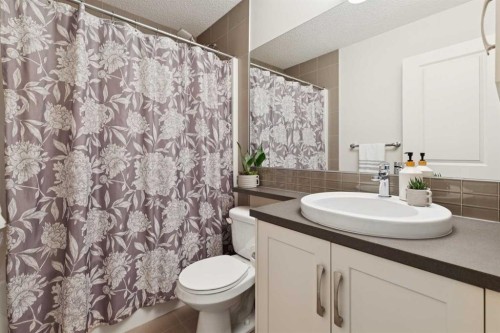 206 Nolanfield Villas Nw, Calgary, AB - Indoor Photo Showing Bathroom