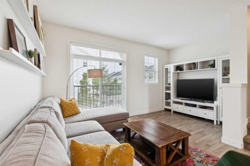 206 Nolanfield Villas Nw, Calgary, AB - Indoor Photo Showing Living Room