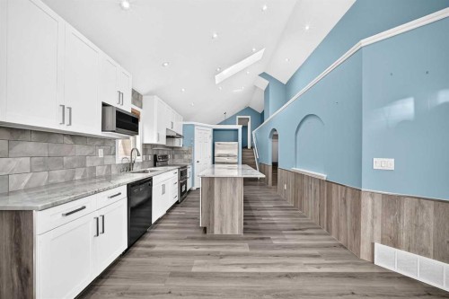 87 Tarawood Grove Ne, Calgary, AB - Indoor Photo Showing Kitchen With Upgraded Kitchen