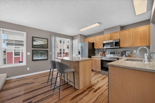 3146 New Brighton Gardens Se, Calgary, AB - Indoor Photo Showing Kitchen