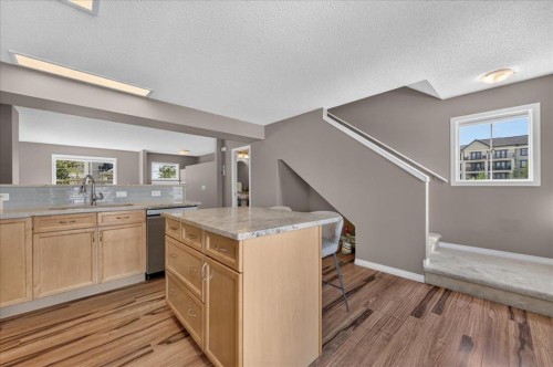 3146 New Brighton Gardens Se, Calgary, AB - Indoor Photo Showing Kitchen