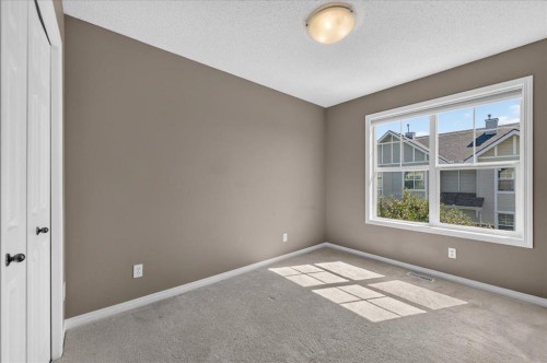 3146 New Brighton Gardens Se, Calgary, AB - Indoor Photo Showing Other Room