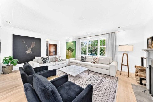 3223 2 Street Sw, Calgary, AB - Indoor Photo Showing Living Room