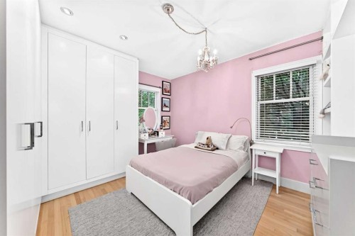 3223 2 Street Sw, Calgary, AB - Indoor Photo Showing Bedroom