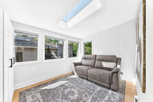 3223 2 Street Sw, Calgary, AB - Indoor Photo Showing Other Room