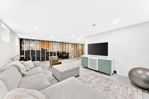 3223 2 Street Sw, Calgary, AB - Indoor