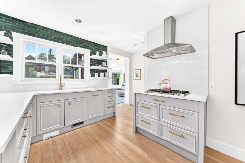 3223 2 Street Sw, Calgary, AB - Indoor Photo Showing Kitchen