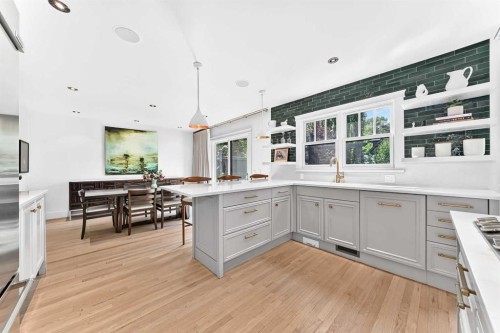 3223 2 Street Sw, Calgary, AB - Indoor Photo Showing Kitchen With Upgraded Kitchen