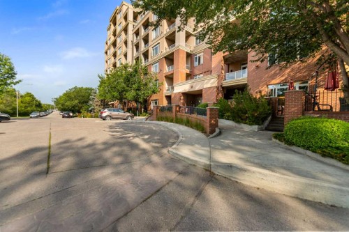 3113-24 Hemlock Crescent Sw, Calgary, AB - Outdoor