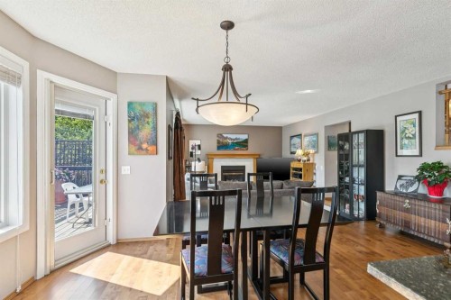 124 Schubert Hill Nw, Calgary, AB - Indoor Photo Showing Dining Room