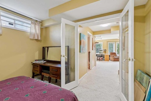 124 Schubert Hill Nw, Calgary, AB - Indoor Photo Showing Bedroom