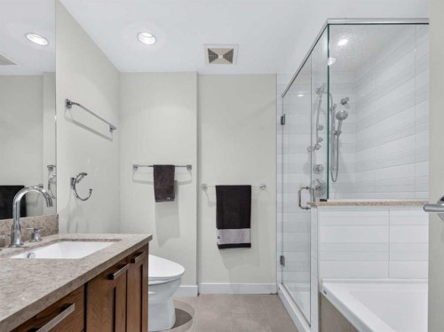 511-222 Riverfront Avenue Sw, Calgary, AB - Indoor Photo Showing Bathroom